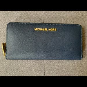 Michael Kors Jet Set Wallet